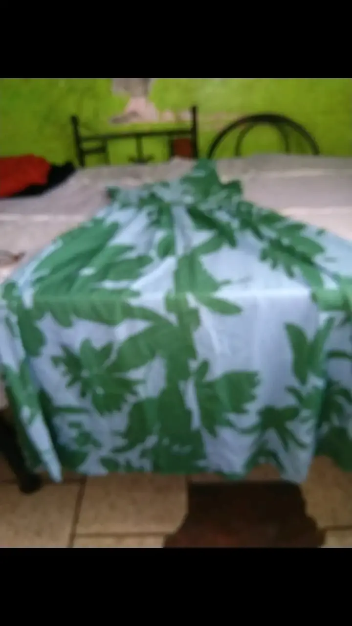Vestido largo con estampado tropical verde - 1