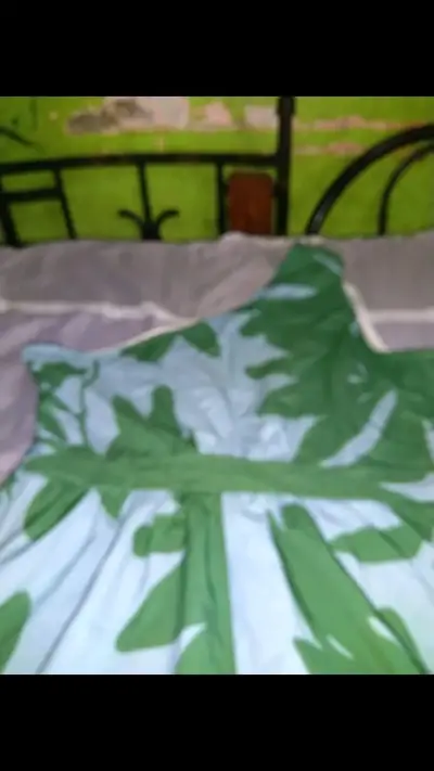 Vestido largo con estampado tropical verde - miniatura 2