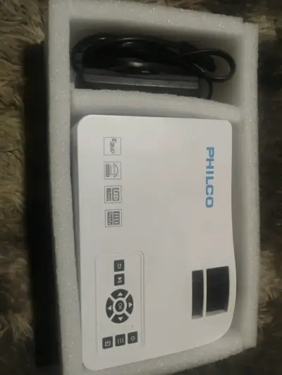 Proyector LED Mini Philco 1000 Lumens - miniatura 1