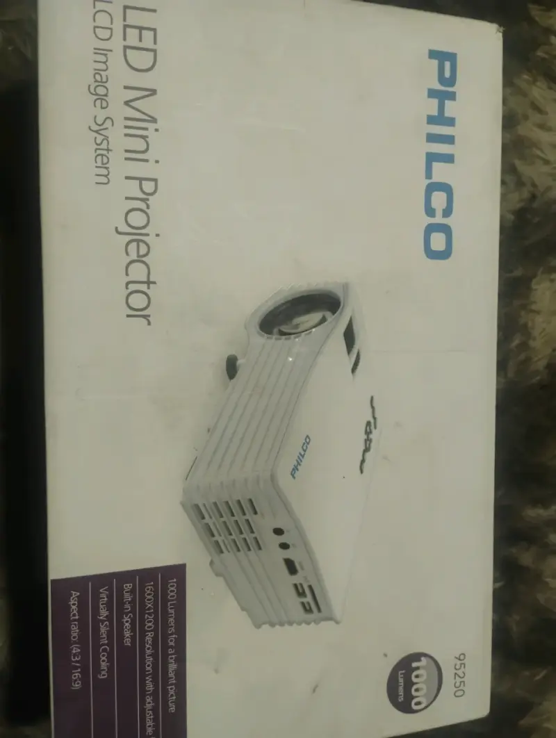 Proyector LED Mini Philco 1000 Lumens - 2