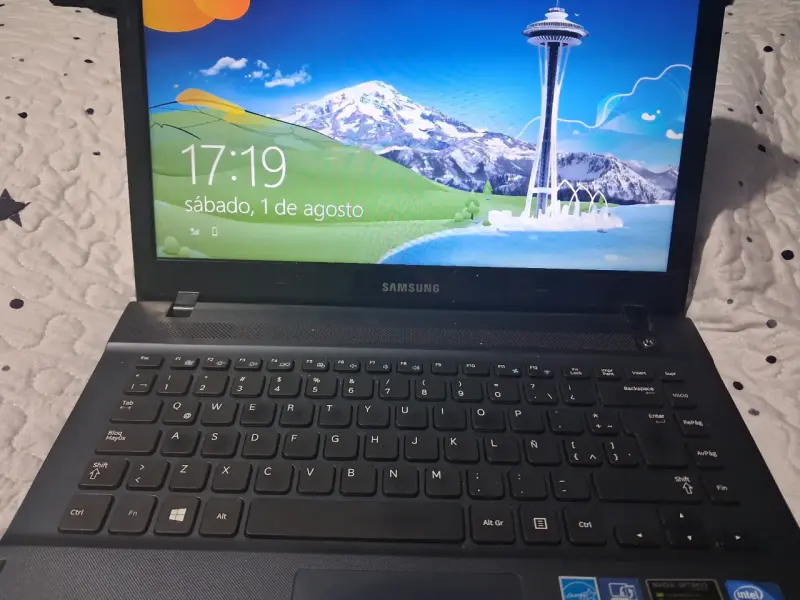 Notebook Samsung ATIV Book 2 en buen estado - 1