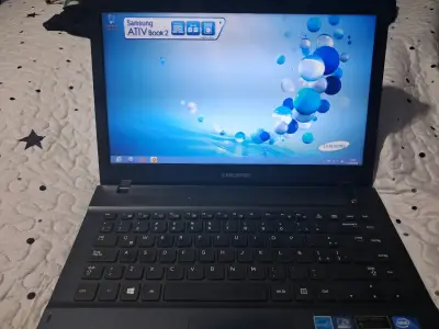 Notebook Samsung ATIV Book 2 en buen estado - miniatura 2