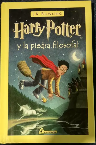 Libro Harry Potter y la piedra filosofal de J.K. Rowling - miniatura 1