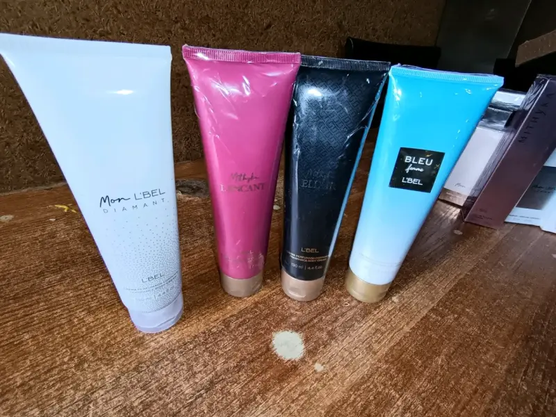 Set de productos de cuidado personal Ésika y L'Bel - 5