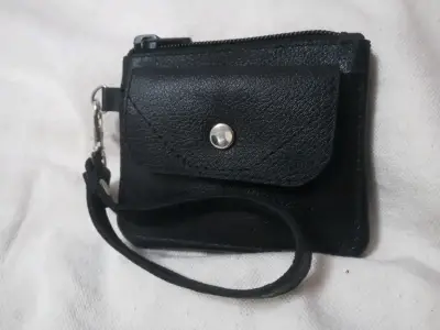 Monedero 100% cuero con ventana para tarjeta - miniatura 1