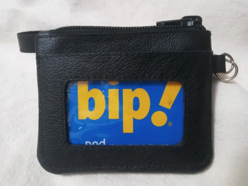 Monedero 100% cuero con ventana para tarjeta - 4