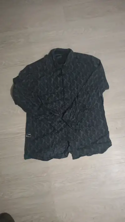 Camisa estampada negra JJO para hombre - miniatura 1