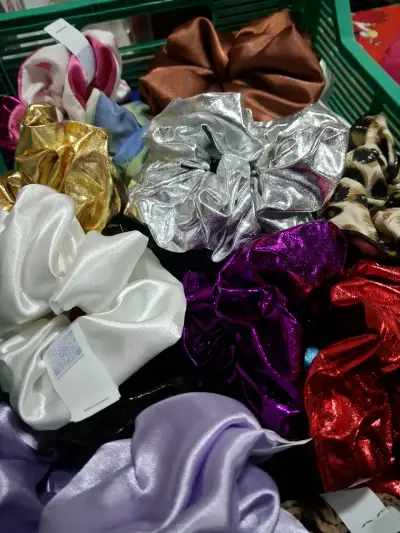 Scrunchies varios colores. Al por mayor 10x$5.000 - miniatura 3