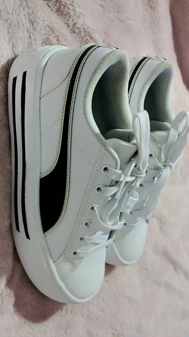 Zapatillas deportivas blancas Puma para mujer - 2