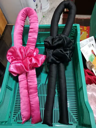 Rulos para el cabello sin calor en rosa y negro - miniatura 3