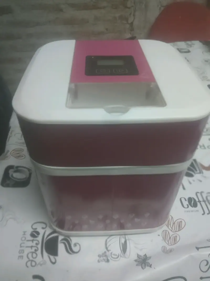 Máquina para hacer helados casera color rojo - 1