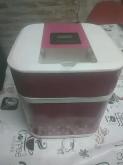 Máquina para hacer helados casera color rojo - miniatura 1