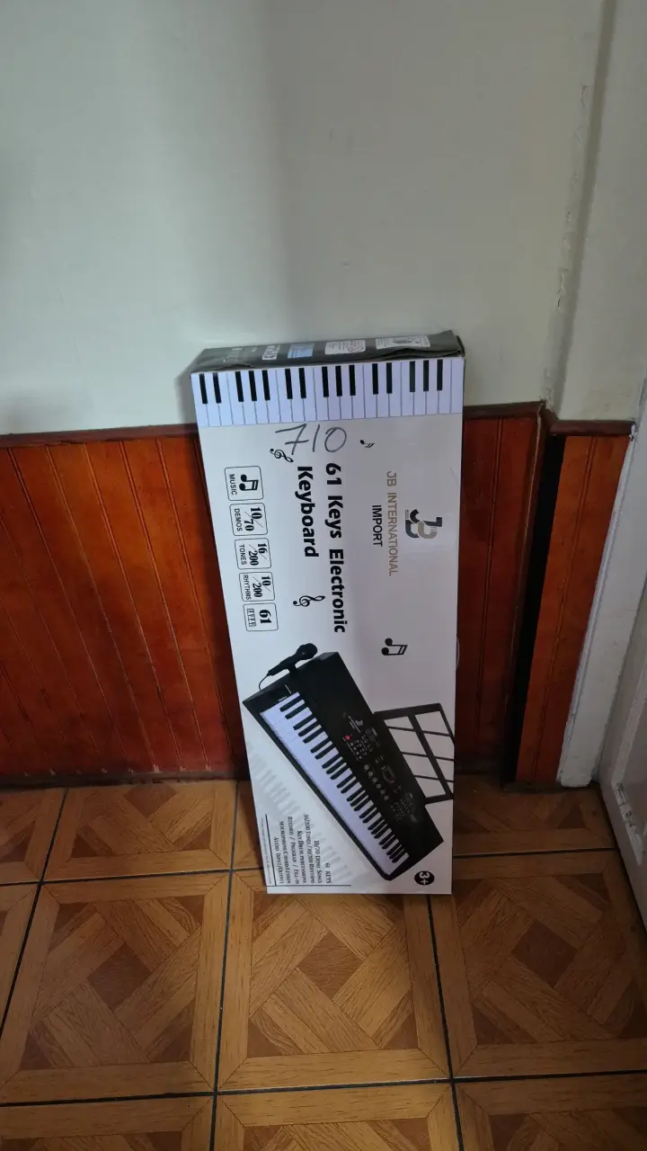 Teclado Electrónico 61 Teclas JB International - 1