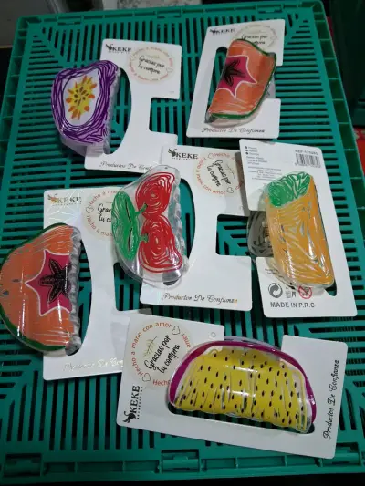 Set de pinzas para el cabello con diseño de frutas - miniatura 1