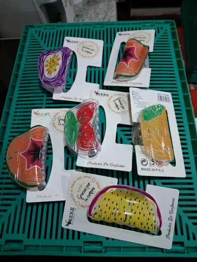 Set de pinzas para el cabello con diseño de frutas - miniatura 2