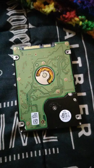 Discos duros HGST 500GB SATA 2.5 pulgadas - miniatura 2