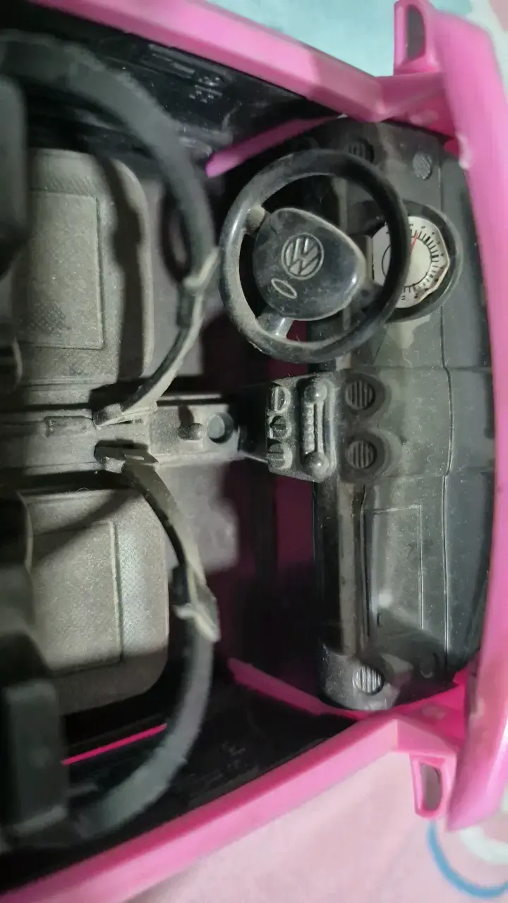 Auto de juguete rosa Hello Kitty - 6
