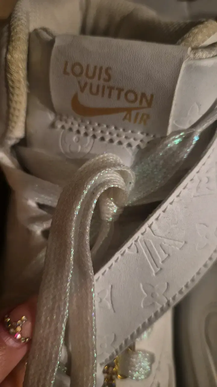 Zapatillas blancas Louis Vuitton Air edición especial - 4