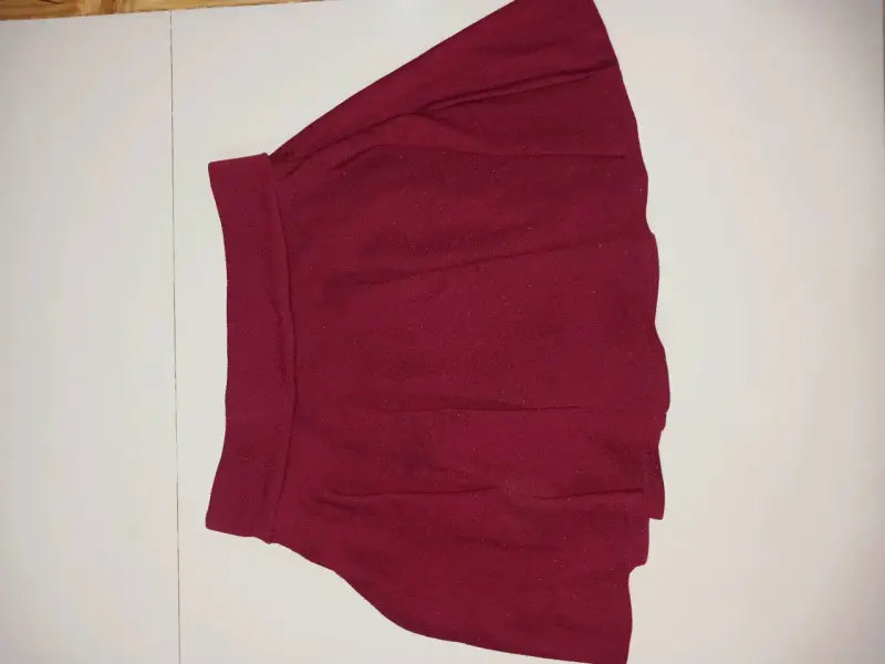 Falda corta roja para mujer