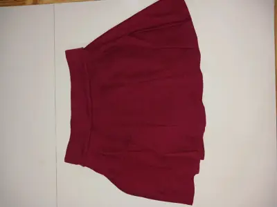 Falda corta roja para mujer - miniatura 2