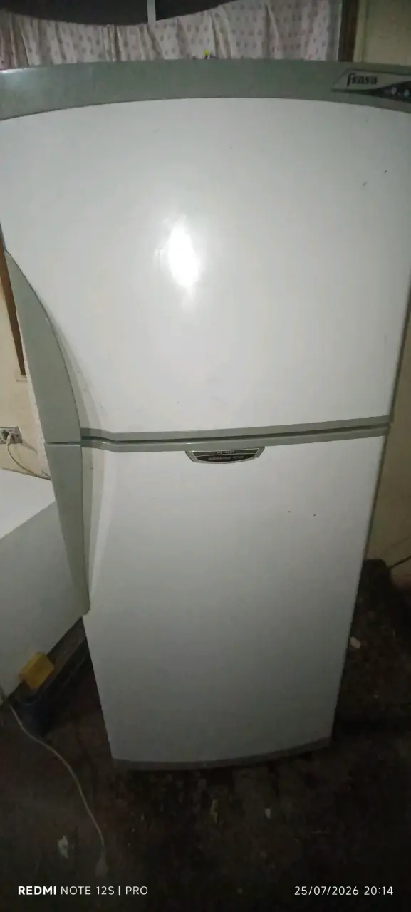 Refrigerador Fensa de dos puertas en buen estado - 2