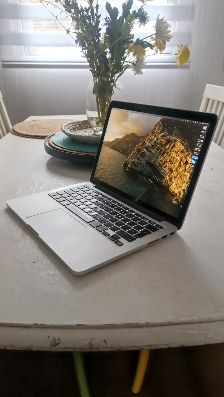 MacBook Pro 11, Intel Core i5, Memoria 8 Gb - 2