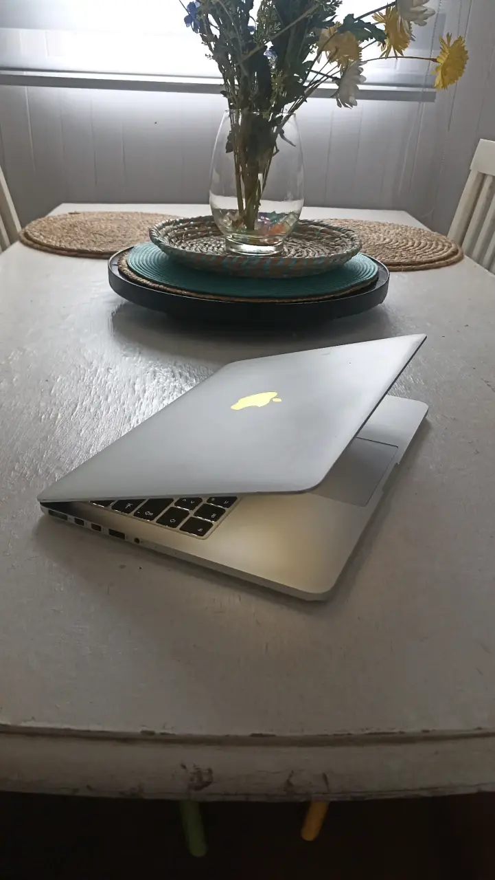 MacBook Pro 11, Intel Core i5, Memoria 8 Gb - 3