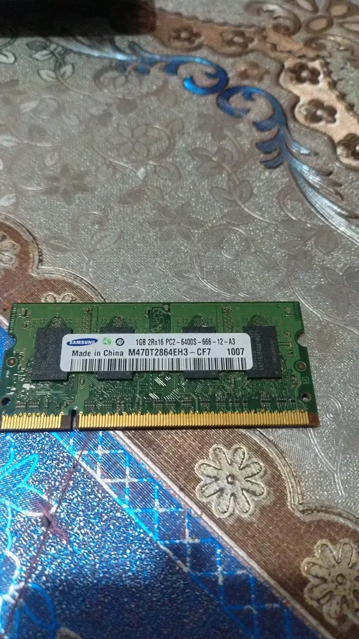 Memoria RAM 1GB PC2-6400S 666-12 Samsung - 2