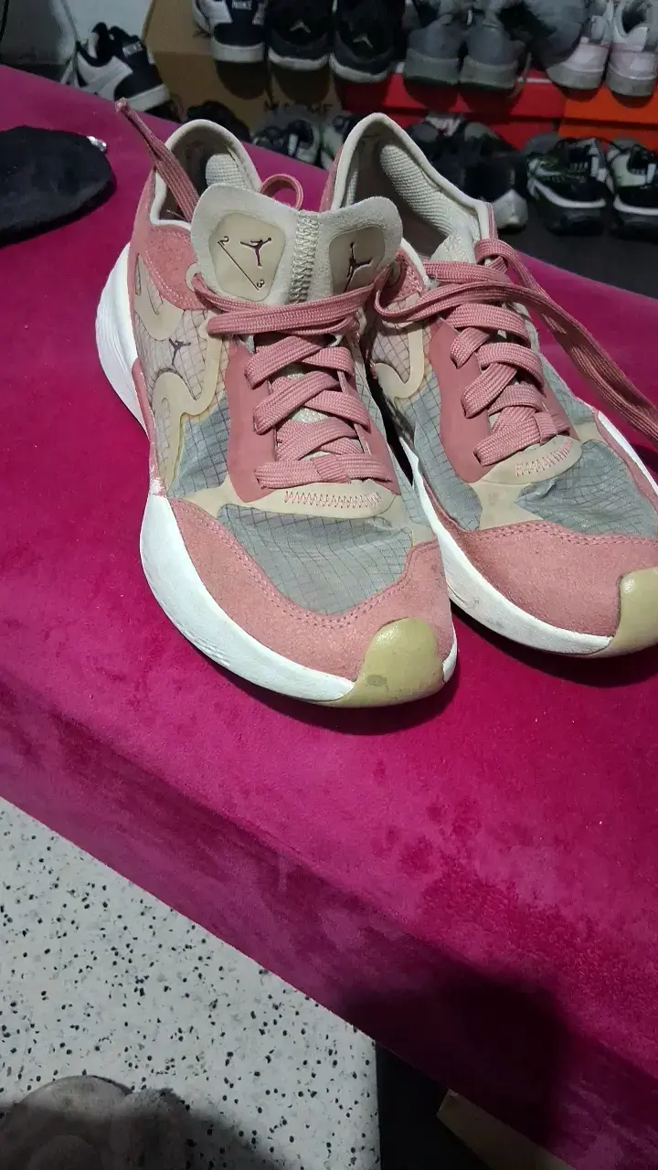 Zapatillas deportivas rosadas para mujer - 1