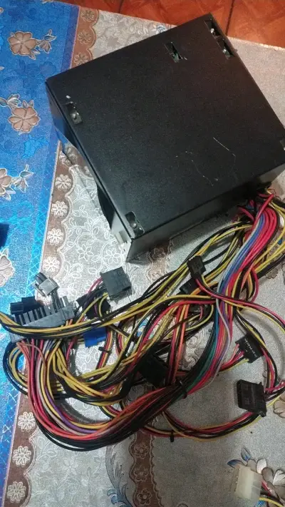 Fuente de Poder Spektra 650W con Cables - miniatura 2