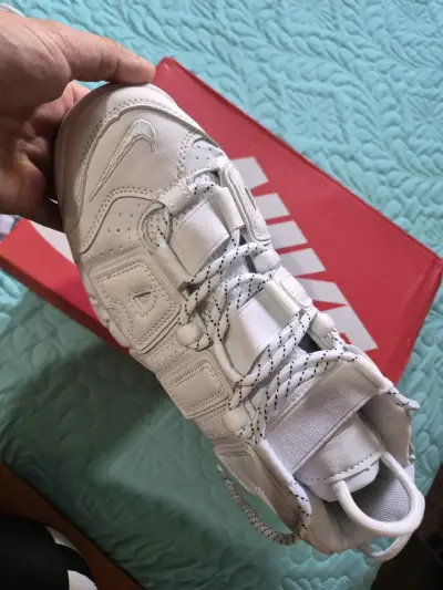 Zapatillas deportivas blancas Nike Air More Uptempo - miniatura 1