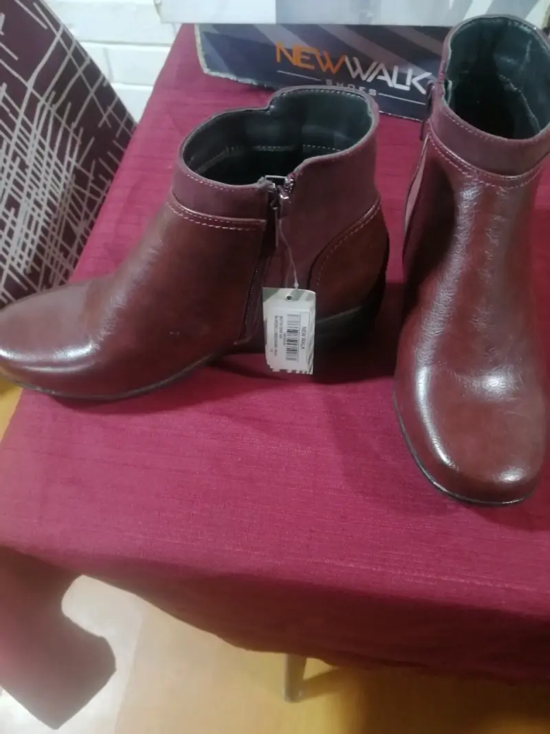 Botines de cuero marrón con cierre lateral - 3