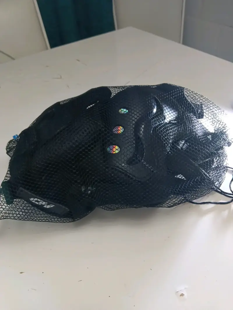 Set de protecciones para patinaje en malla negra - 1