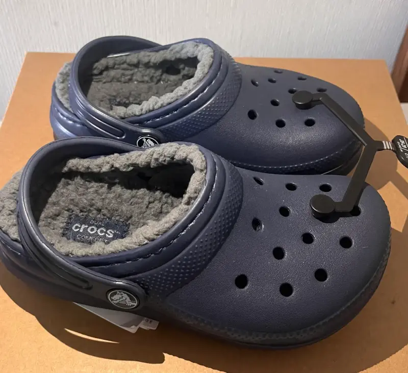 Zuecos Crocs forrados para invierno - 1