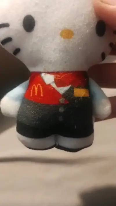 Peluche Hello Kitty McDonald's edición especial - miniatura 3