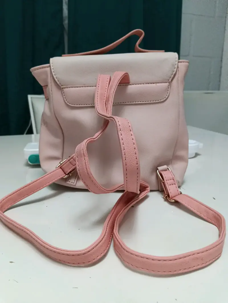 Mochila pequeña rosa con cierre metálico - 2