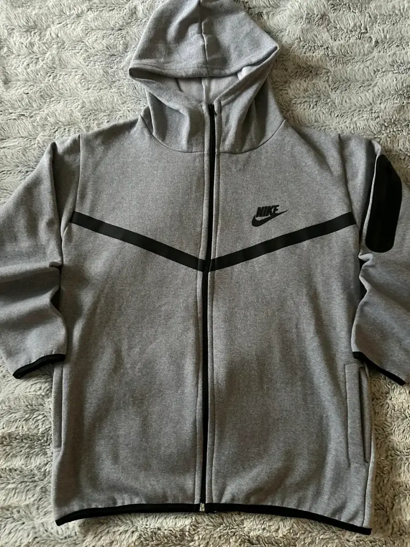 Nike tech gris - 1