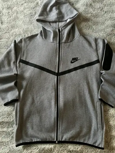 Nike tech gris - miniatura 1