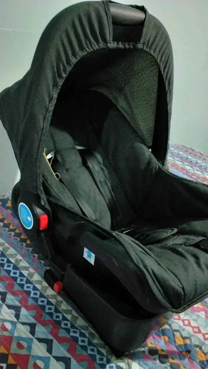 Silla de Auto Bebeglo Negra para Bebé - 3