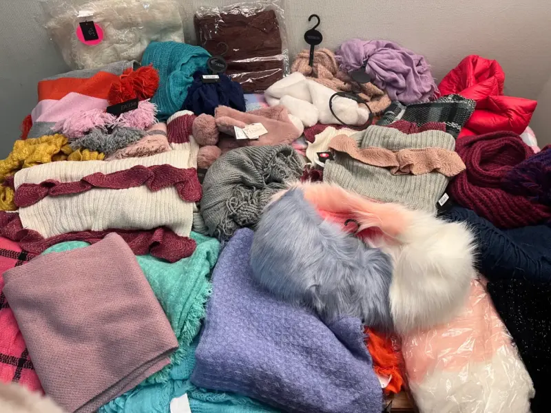 Lote de bufandas y accesorios de invierno - 2