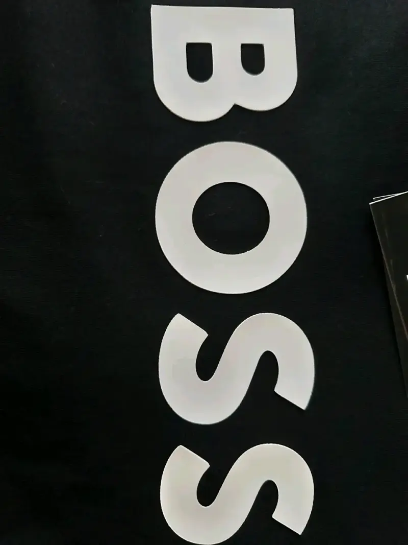 Polera negra Boss para hombre - 2