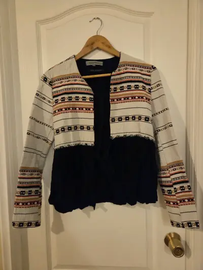 Chaqueta de mezclilla con detalles desgastados - miniatura 3