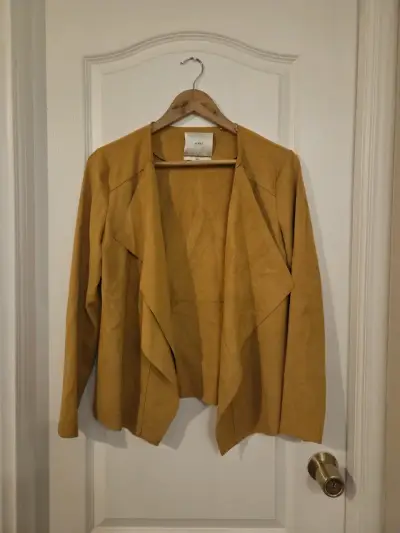 Chaqueta de mezclilla con detalles desgastados - miniatura 4