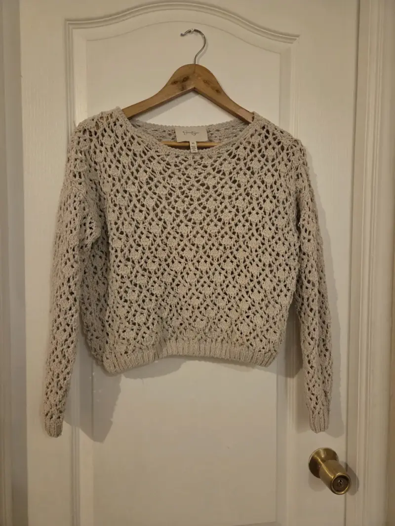 Suéter de mujer gris con volantes - 3