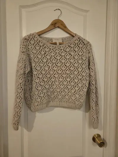 Suéter de mujer gris con volantes - miniatura 3