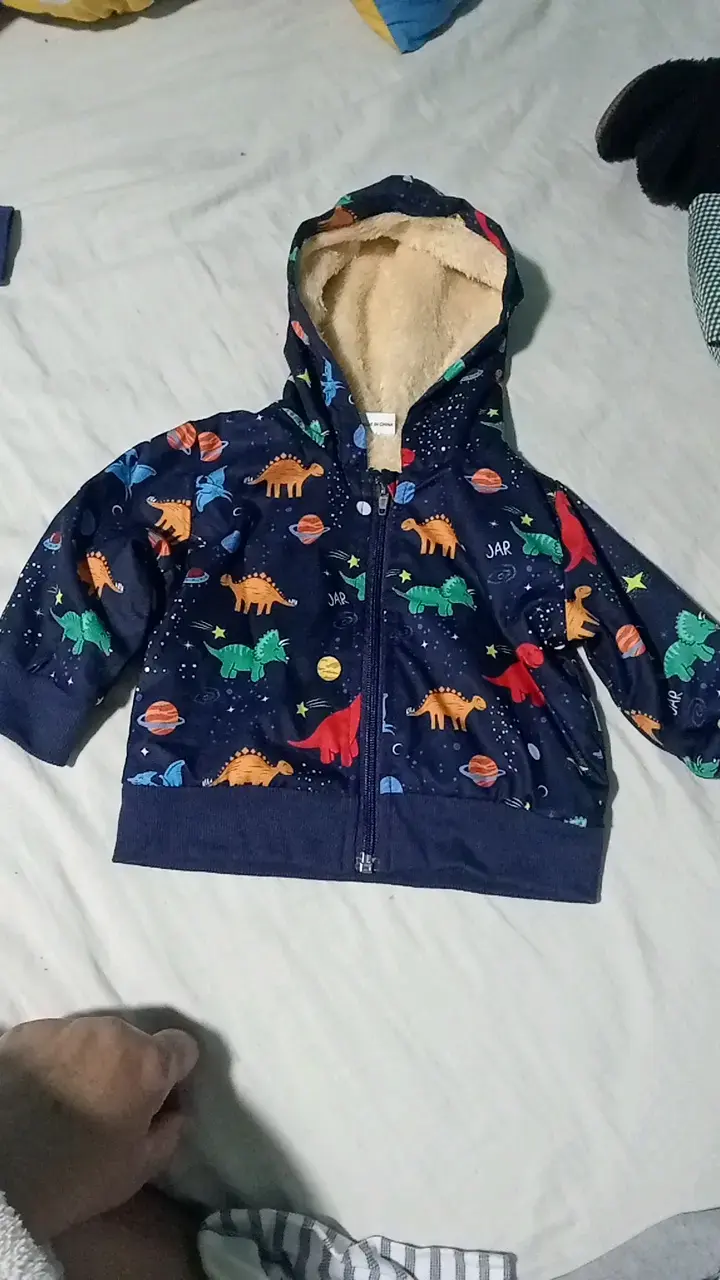 Chaqueta de bebé con capucha y diseño de dinosaurios