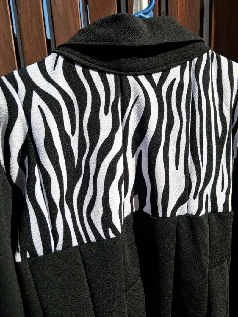 Camisa de invierno en blanco y negro con diseño - 5