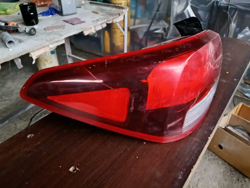 Foco trasero izquierdo KIA RIO 4 - 3