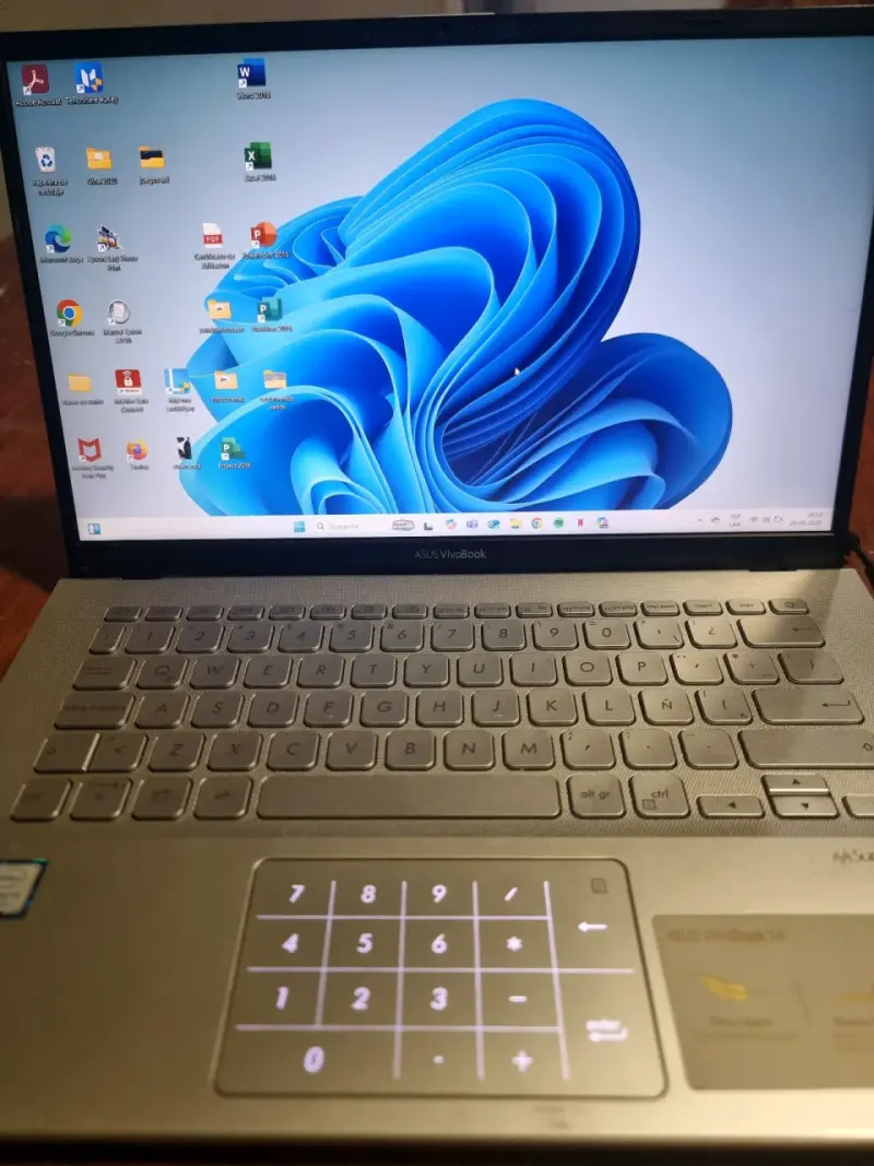 Laptop ASUS VivoBook 14 en buen estado - 5