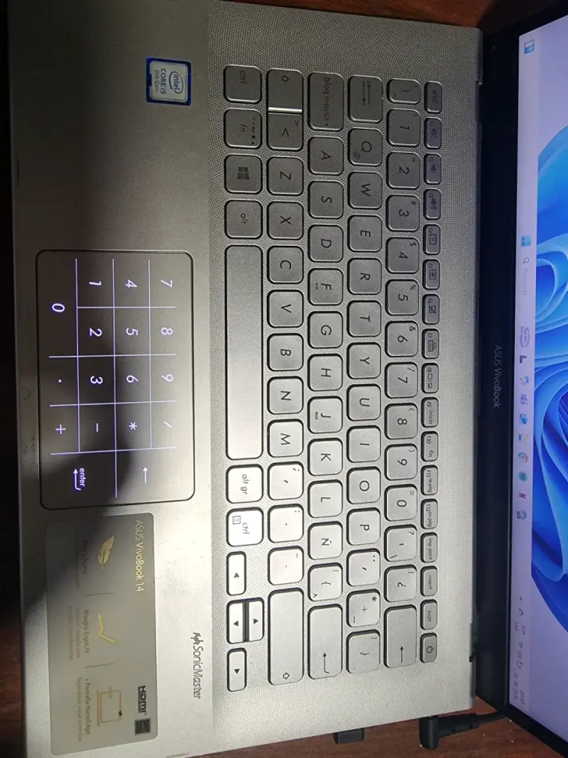 Laptop ASUS VivoBook 14 en buen estado - 6